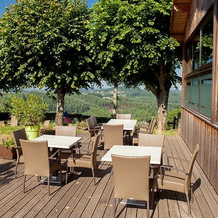Logis Le Saint Cyr Hotel Montmelard ภายนอก รูปภาพ