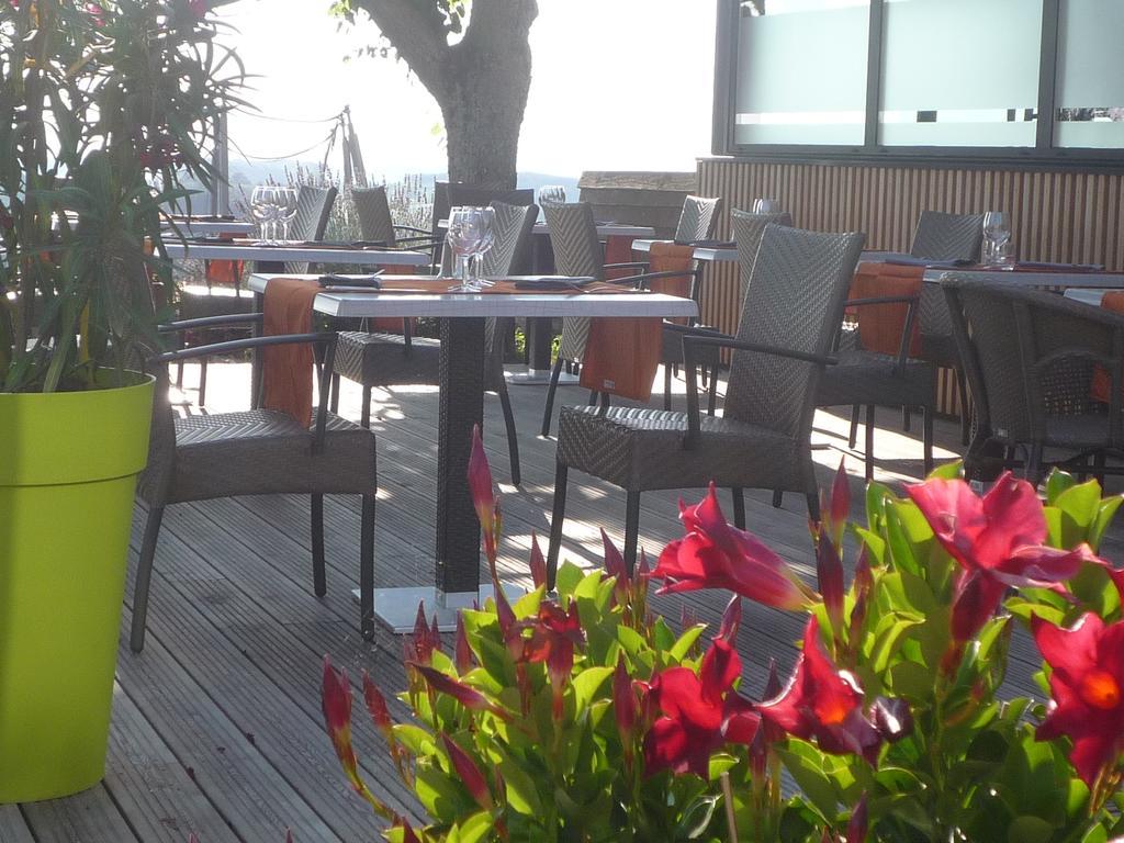 Logis Le Saint Cyr Hotel Montmelard ภายนอก รูปภาพ